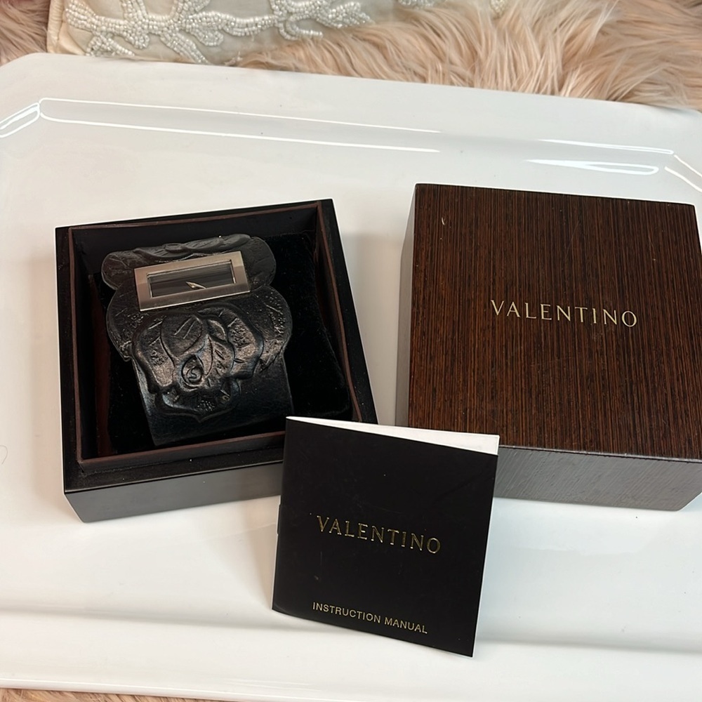 VALENTINO WATCH - Picture 12 of 12